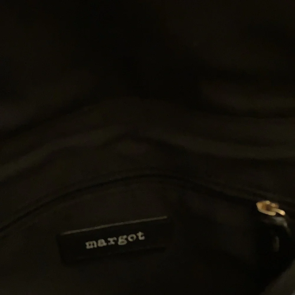 Animal print and black crossbody purse - Picture 2 of 6